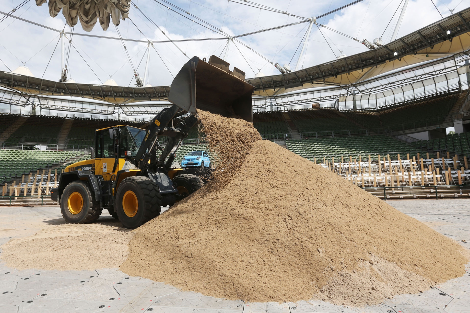 A sand castle now, a beach volleyball Center Court later on – the Rothenbaum Stadium in Hamburg. Credit: Swatch Major Series