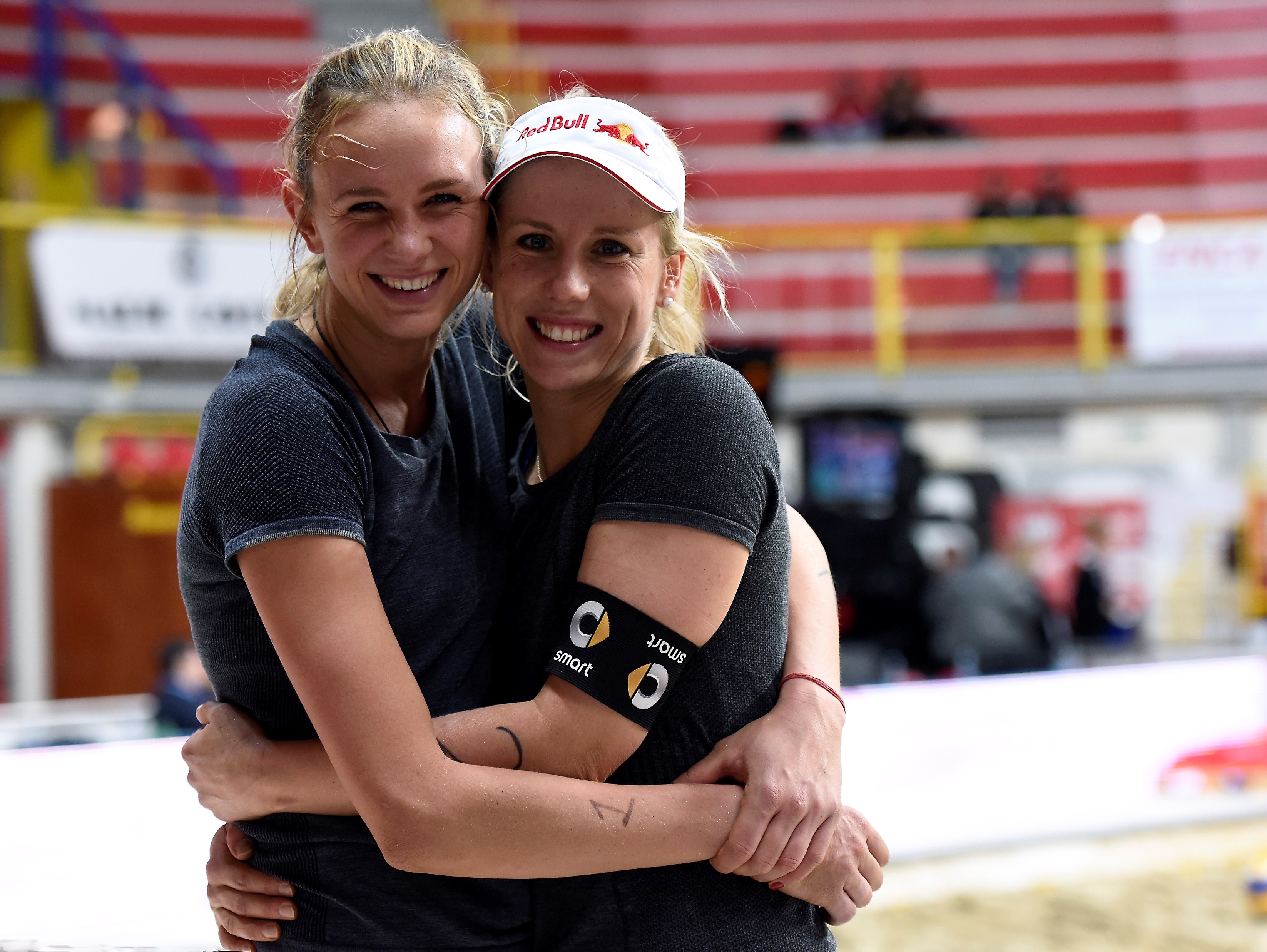Maggie (links) und Karla gewannen Bronze in Mailand. Credit: Get Sport Media