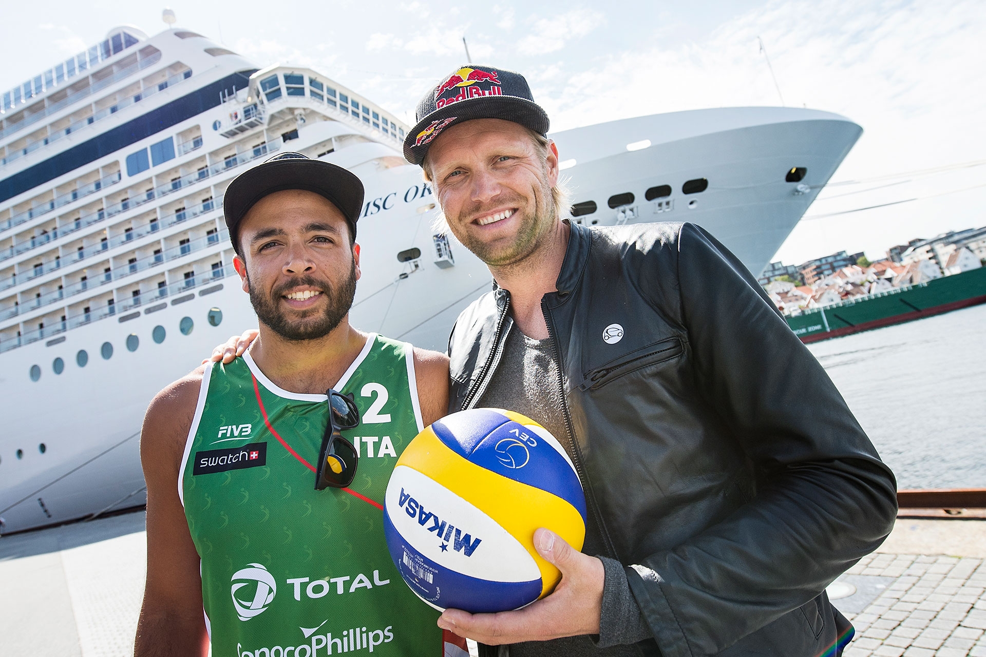 Adrian Carambula und sein größter Fan Julius Brink beim Stavanger Major 2015 Quelle: Joerg Mitter