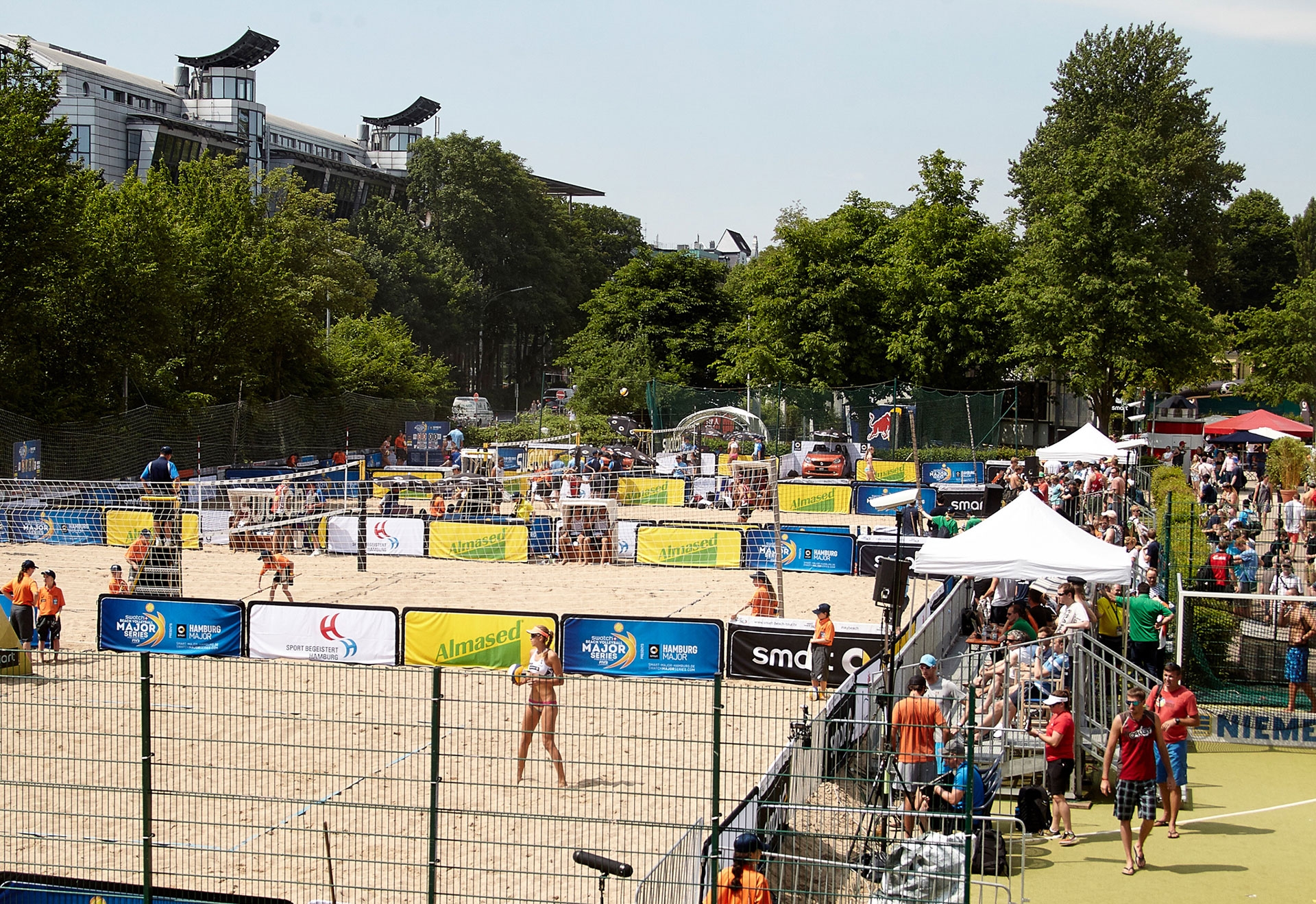 Overview of the side courts at smart Major Hamburg; Photocredit: Mike Ranz